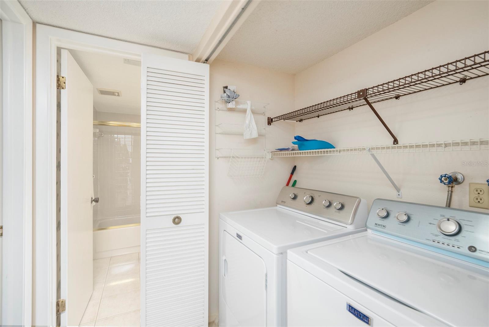 HOLIDAY LAKE VILLAS CONDO - Residential