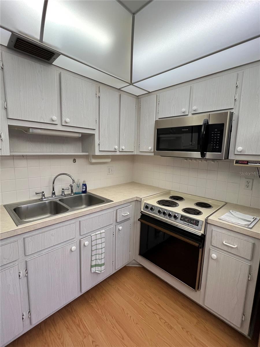 8402 111TH STREET 303