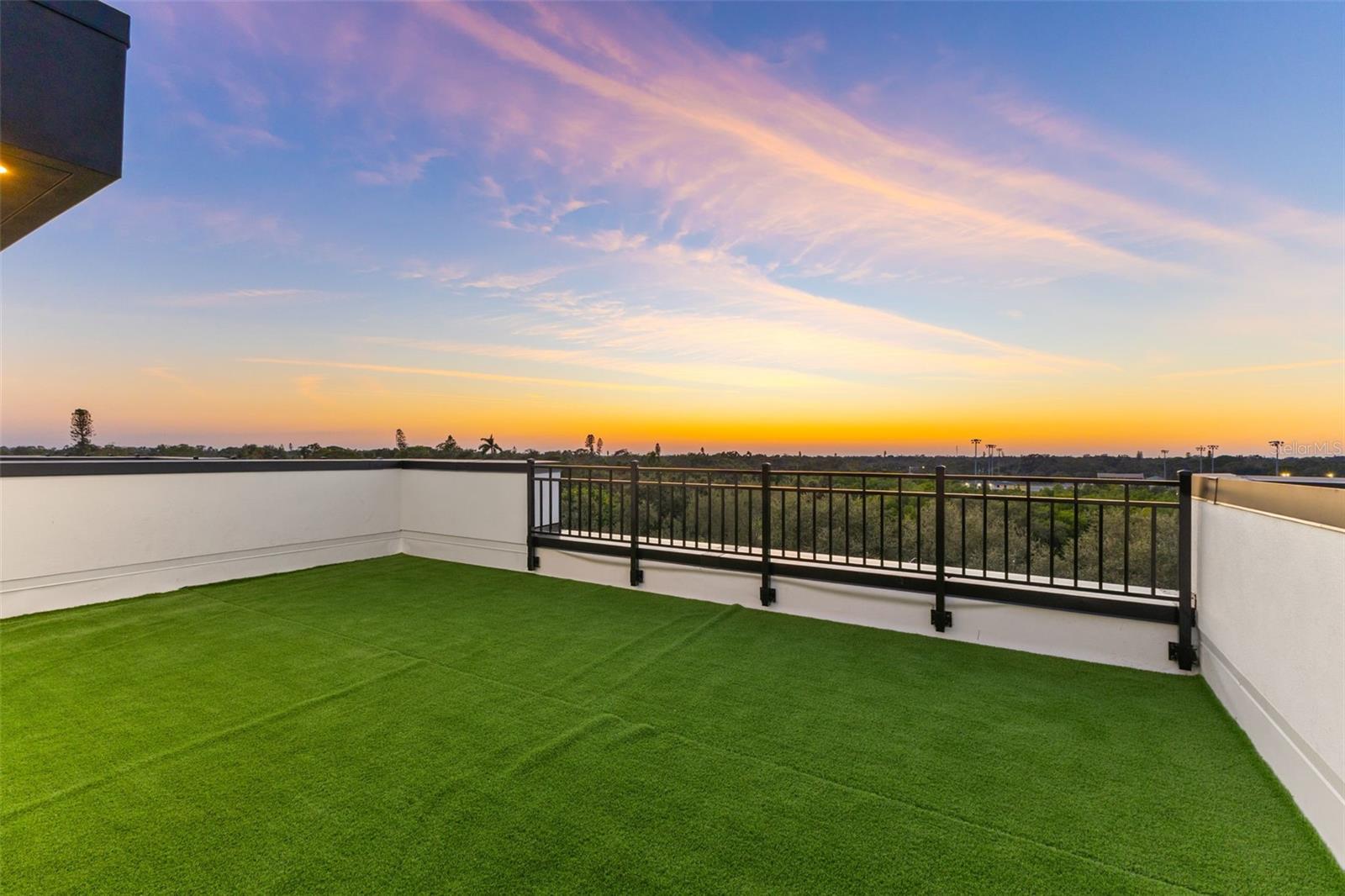 4TH STREET GARDENS - Residential