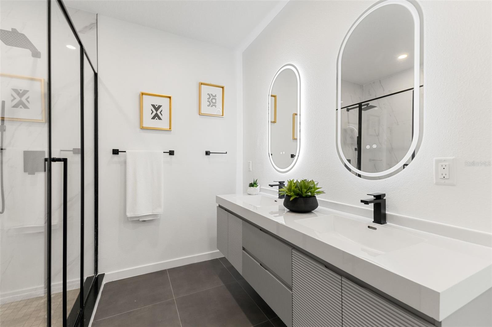 4TH STREET GARDENS - Residential