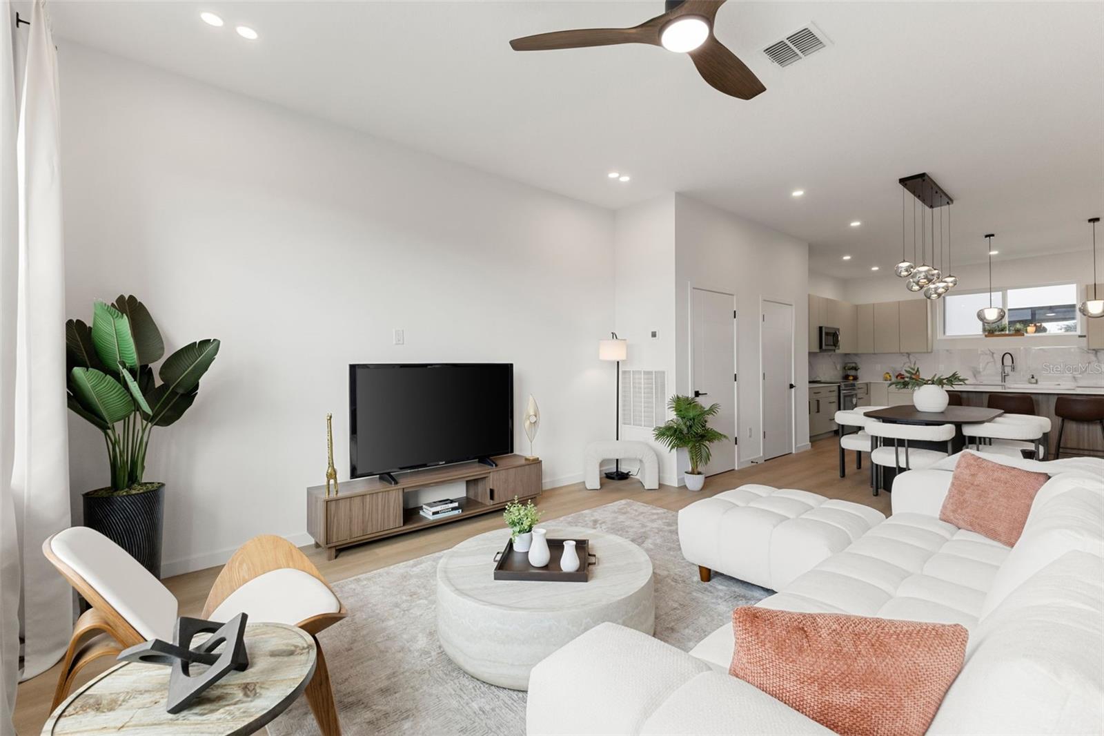 4TH STREET GARDENS - Residential