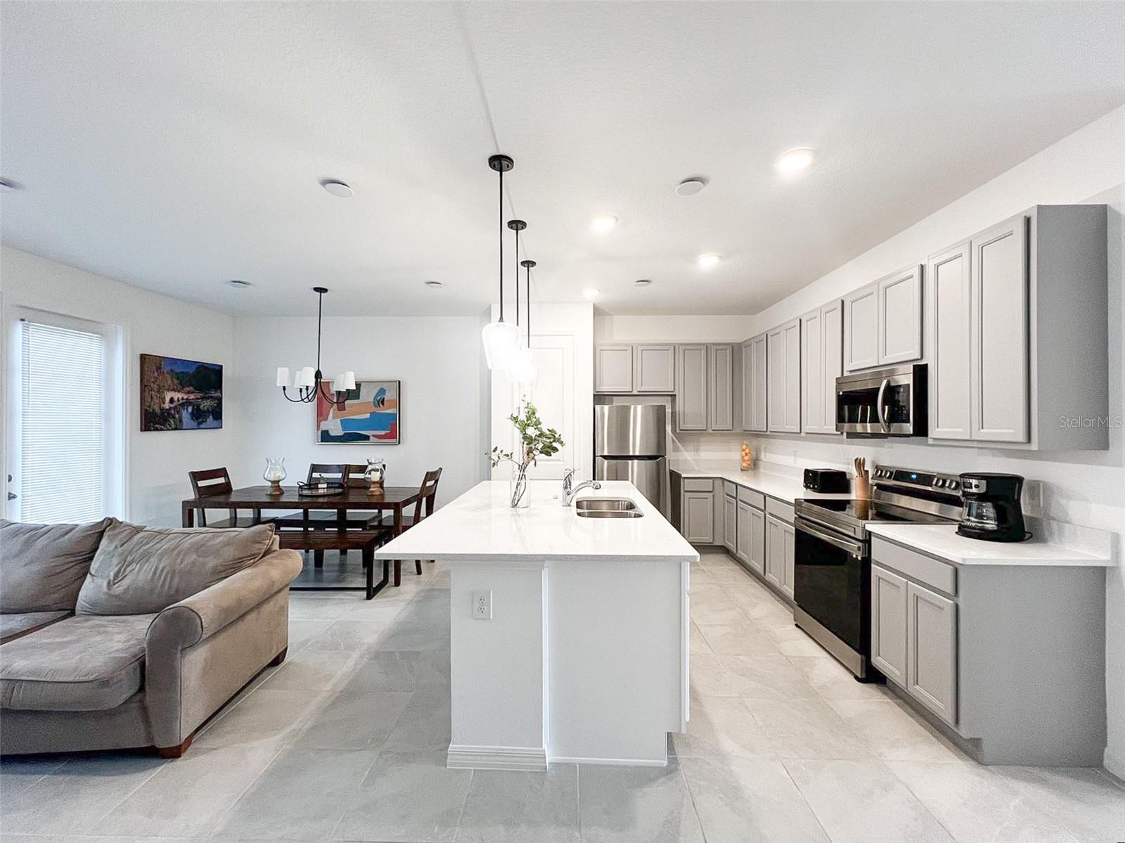 FESTIVAL PH 5 - Residential Lease