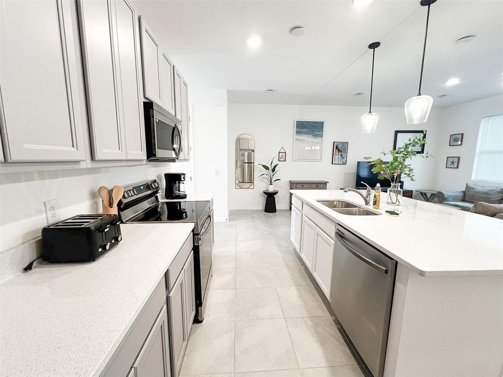 FESTIVAL PH 5 - Residential Lease