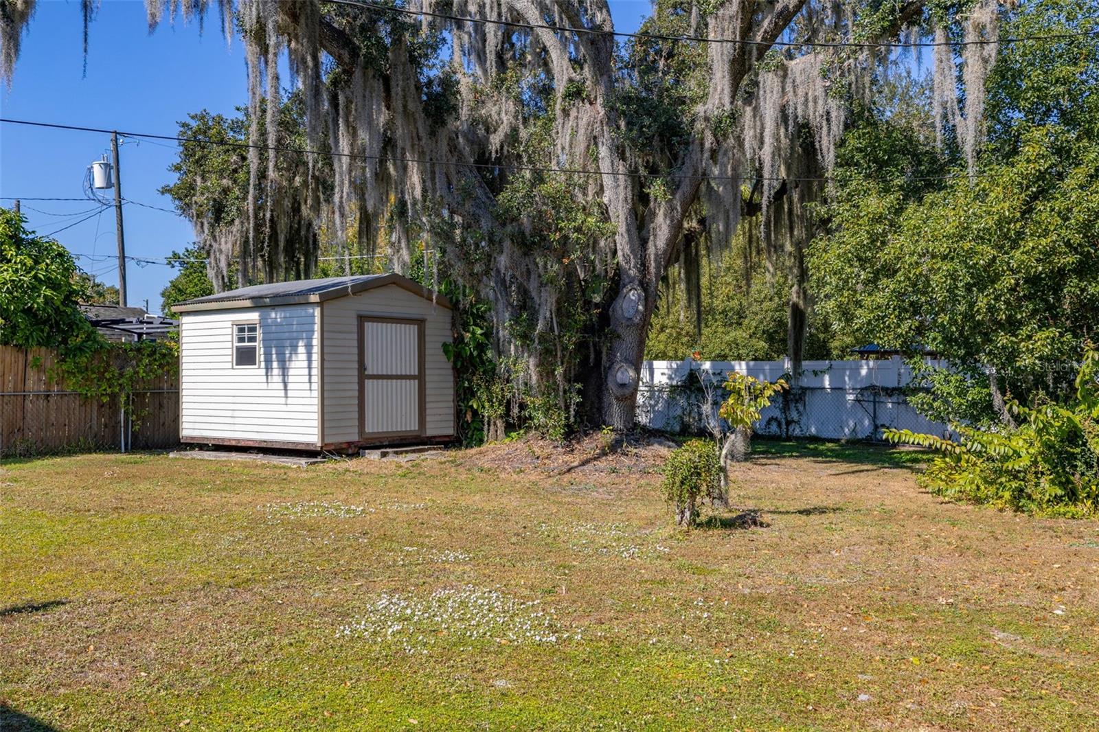 PINECREST - Residential