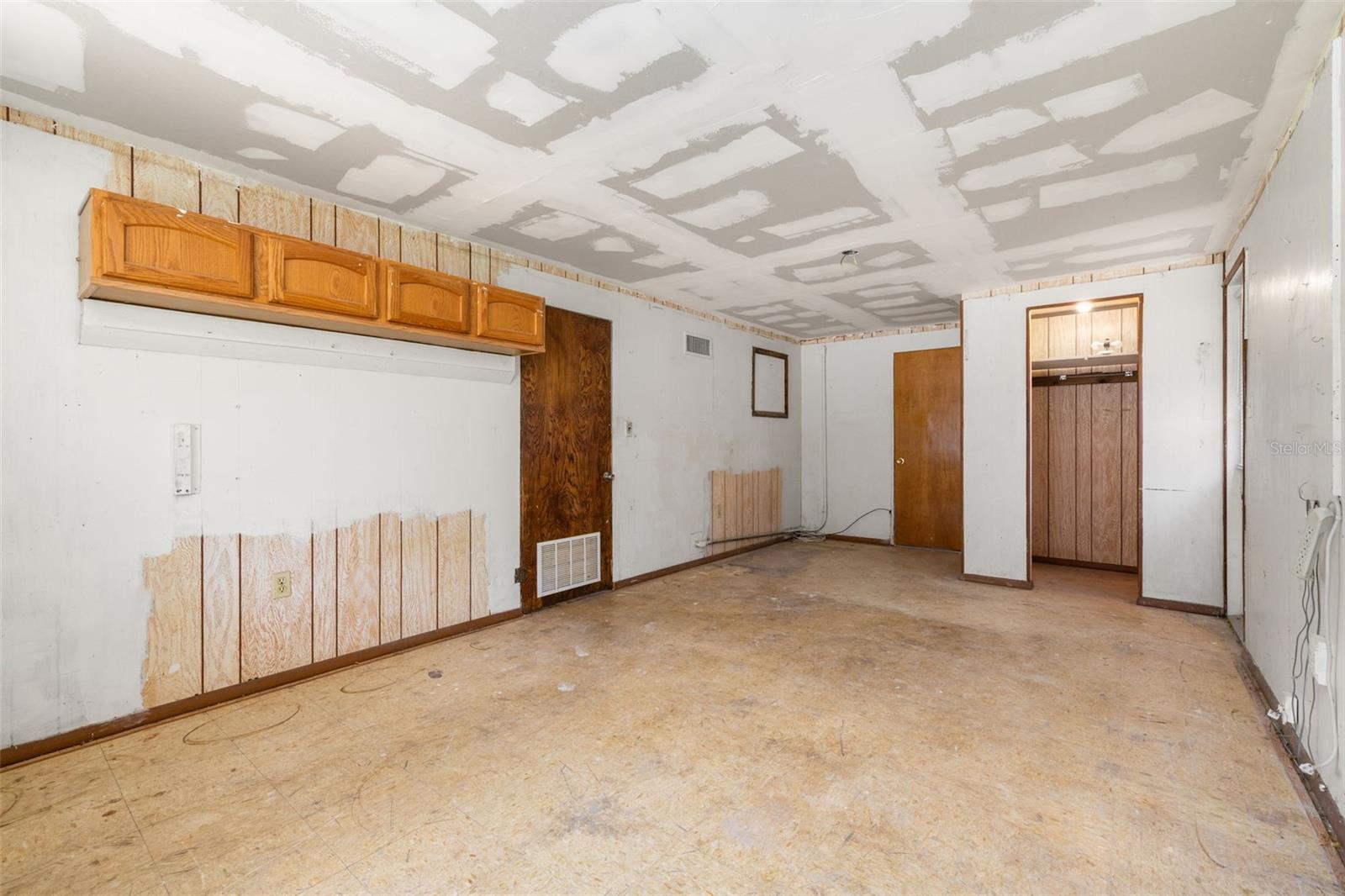 PINECREST - Residential