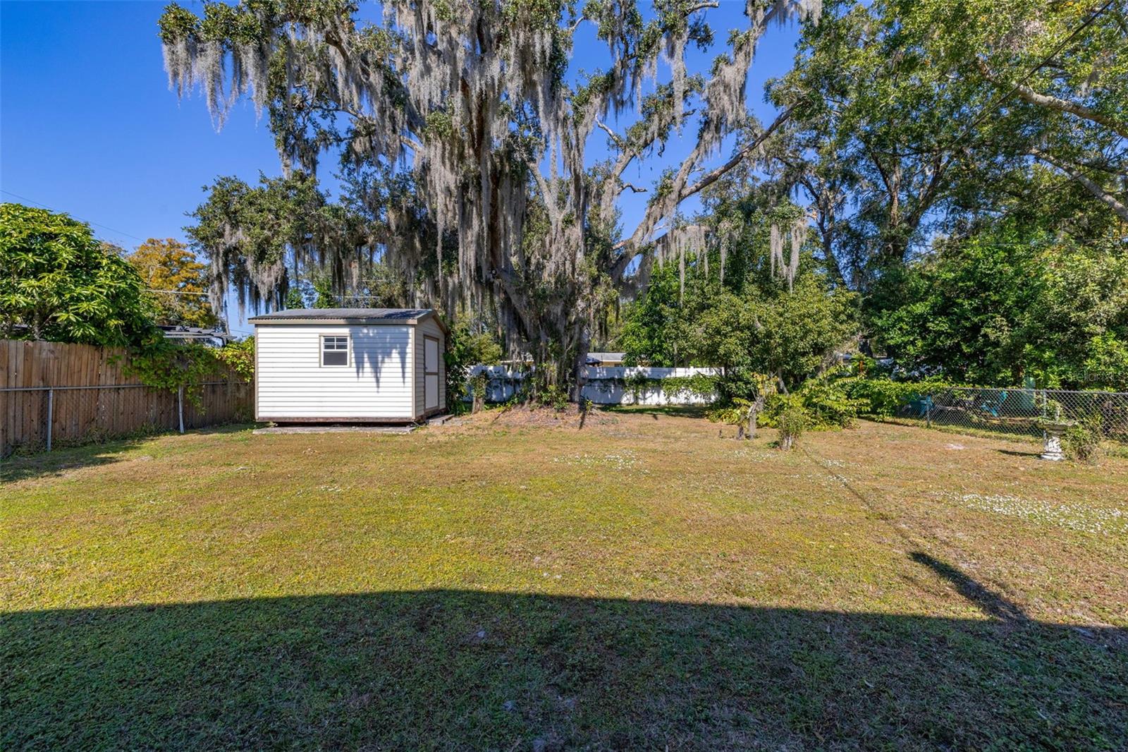 PINECREST - Residential