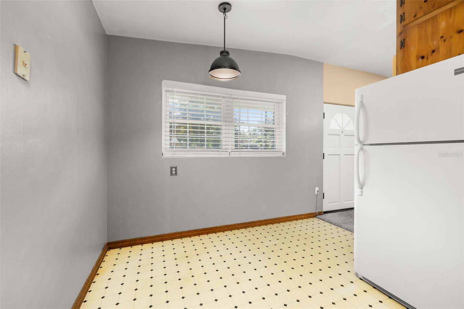 PINECREST - Residential