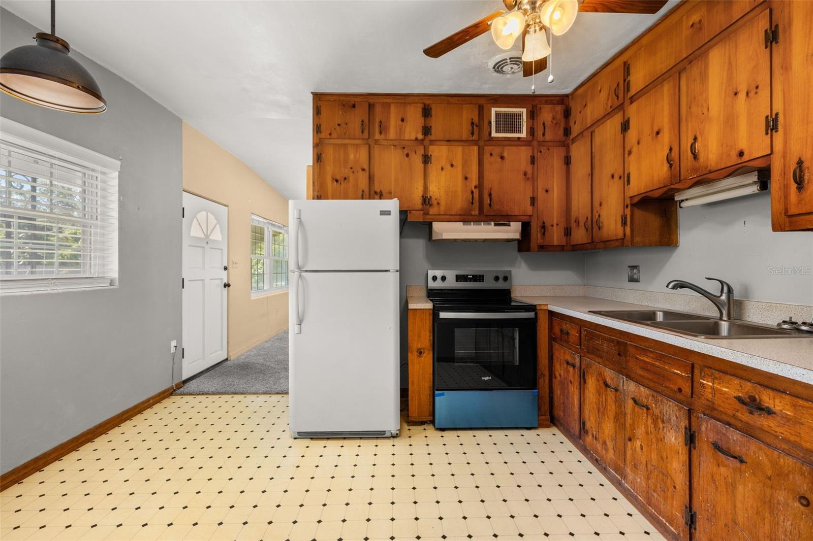 PINECREST - Residential