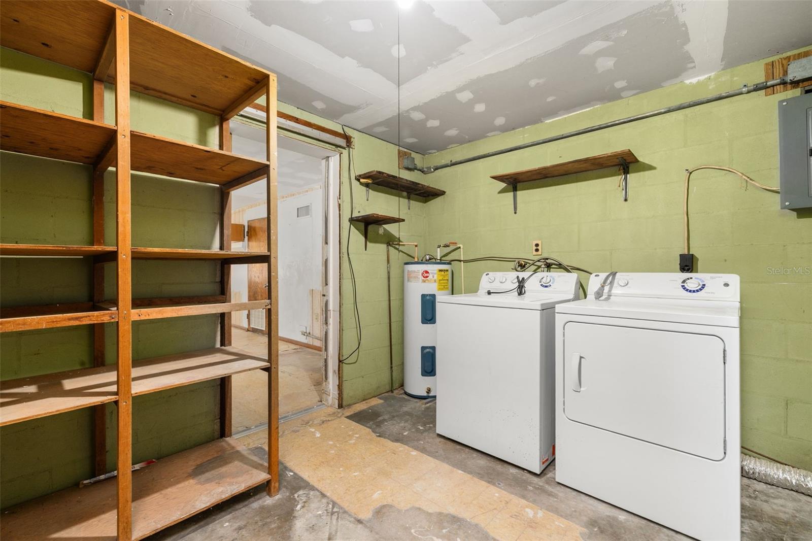 PINECREST - Residential