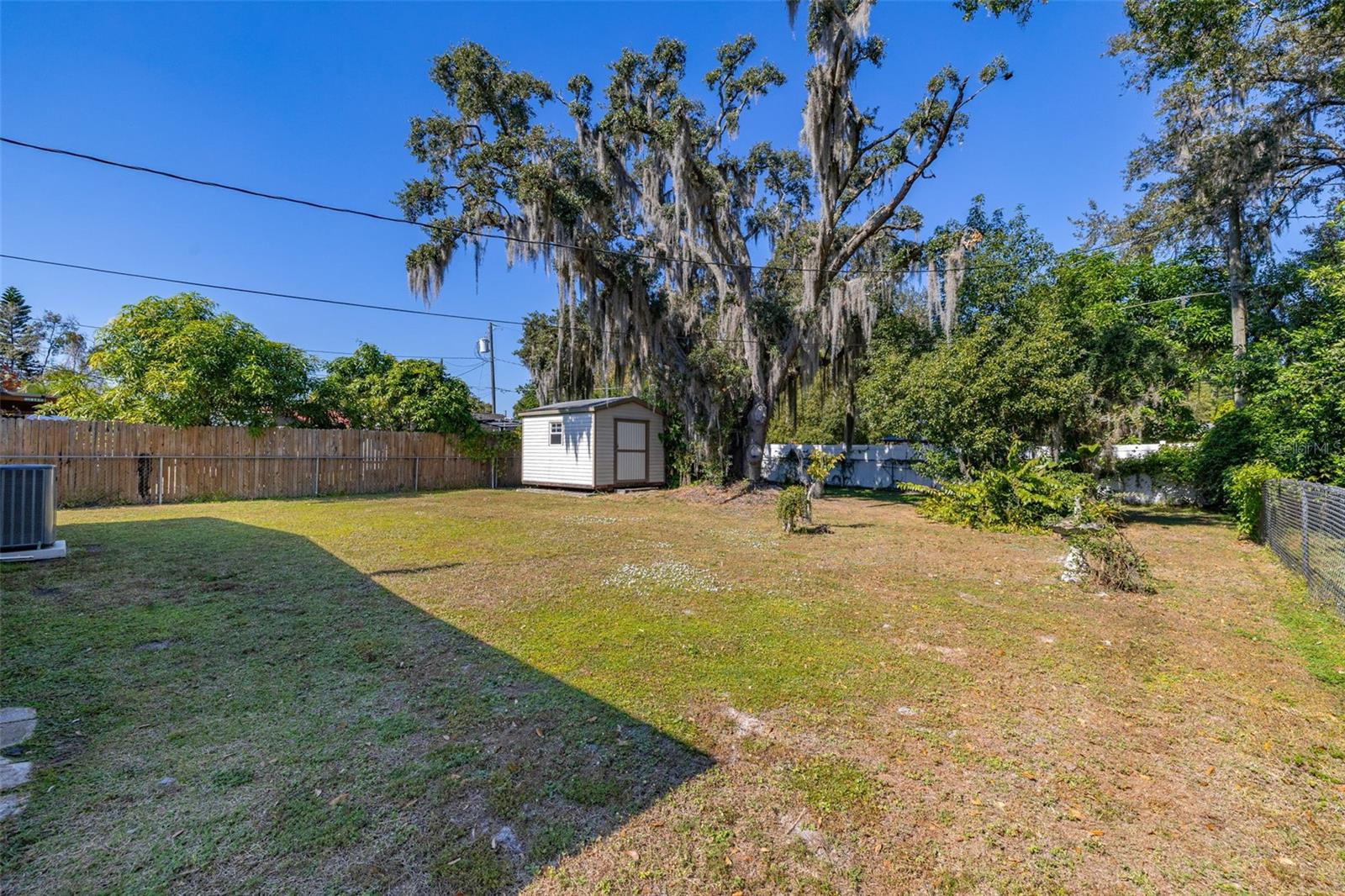 PINECREST - Residential