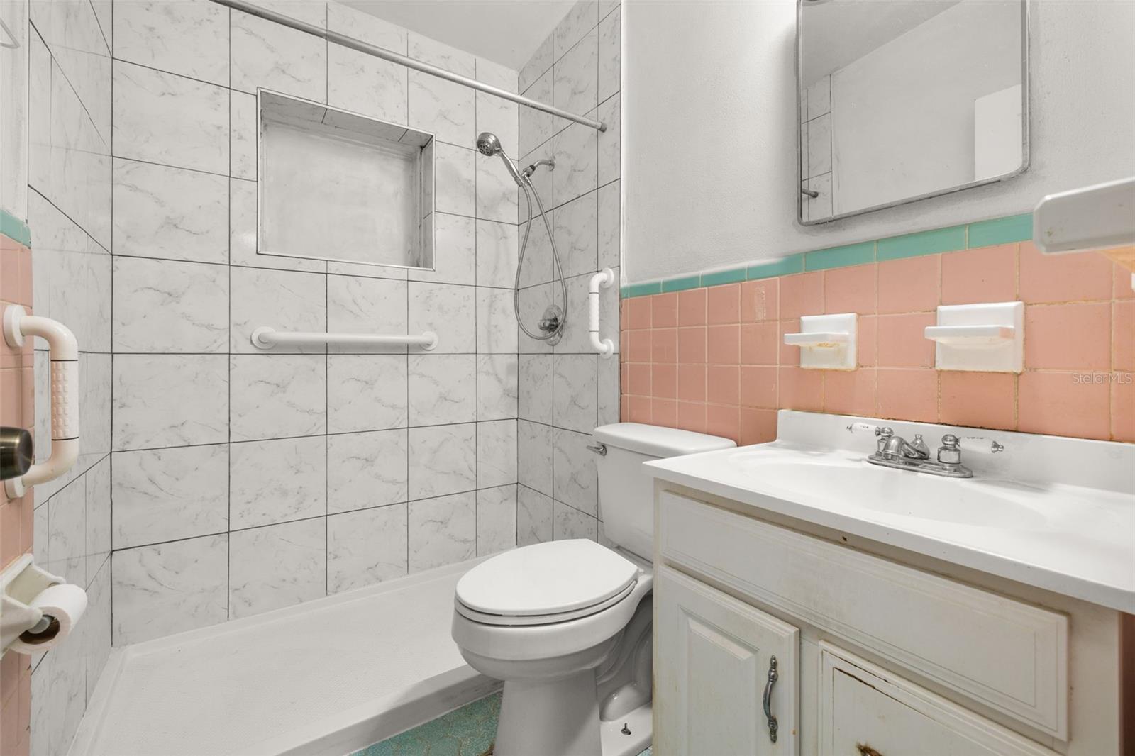 PINECREST - Residential