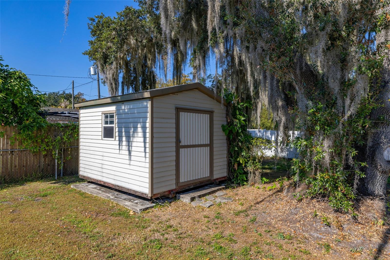 PINECREST - Residential