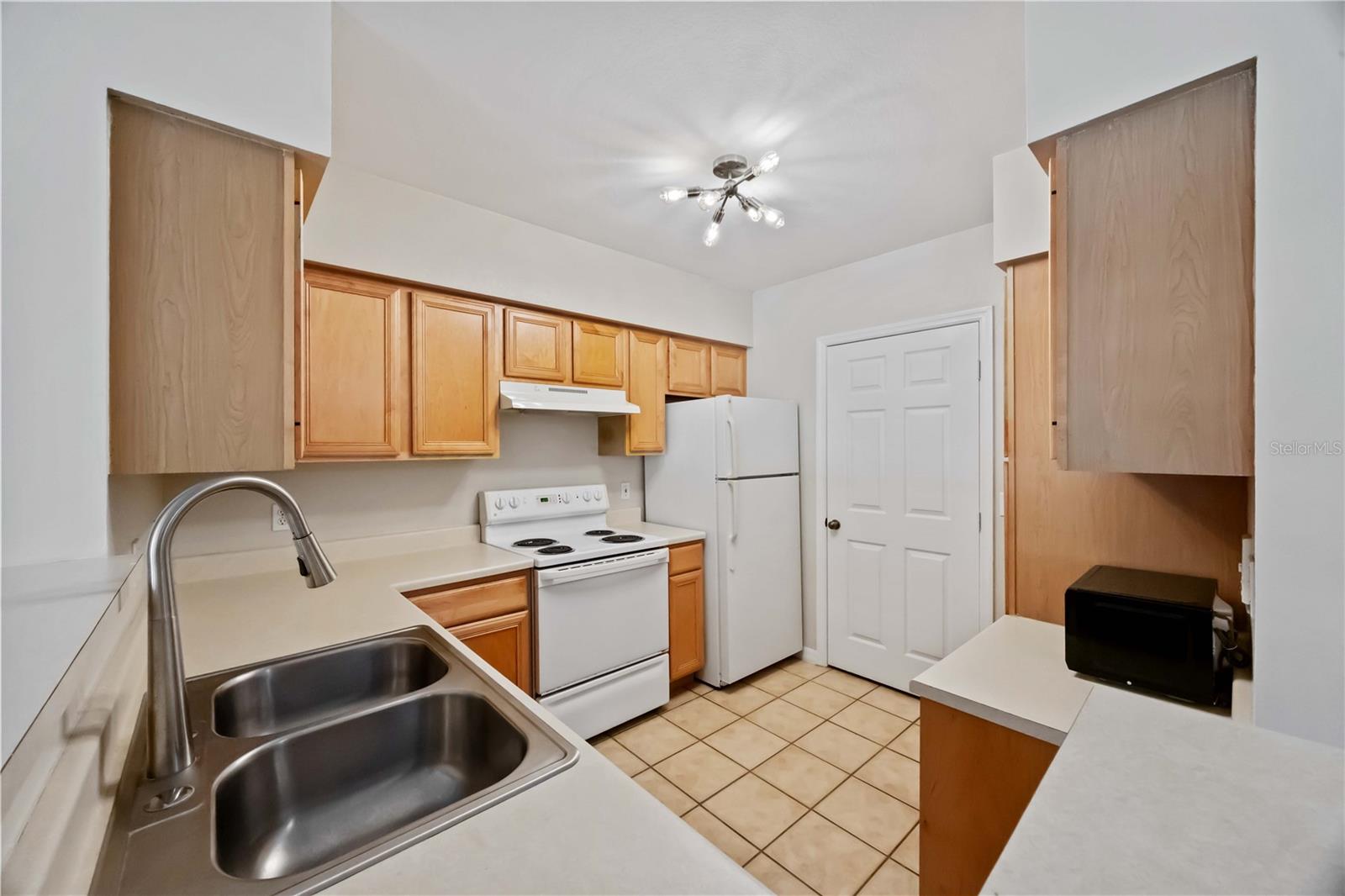 VILLAGIO - Residential Lease