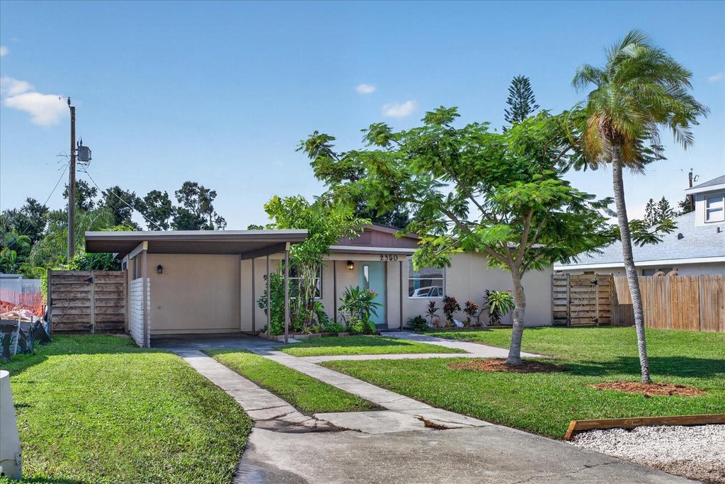 Photo of 2350 Loma Linda Street, Sarasota, FL 34239 (MLS # A4704449)