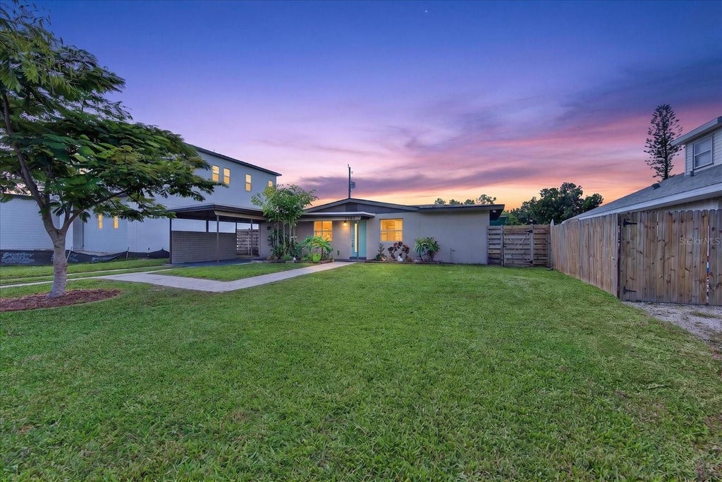 Photo of 2350 Loma Linda Street, Sarasota, FL 34239 (MLS # A4704449)