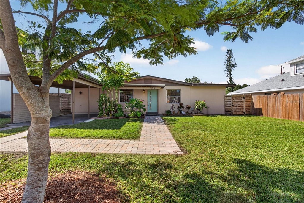 Photo of 2350 Loma Linda Street, Sarasota, FL 34239 (MLS # A4704449)