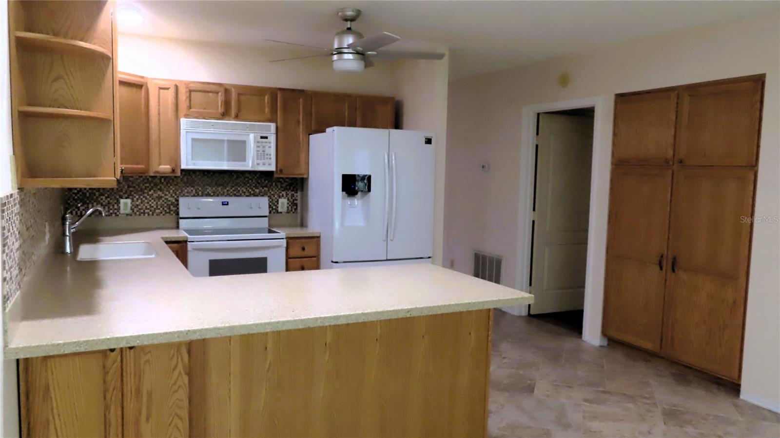 ON TOP OF THE WORLD - Residential