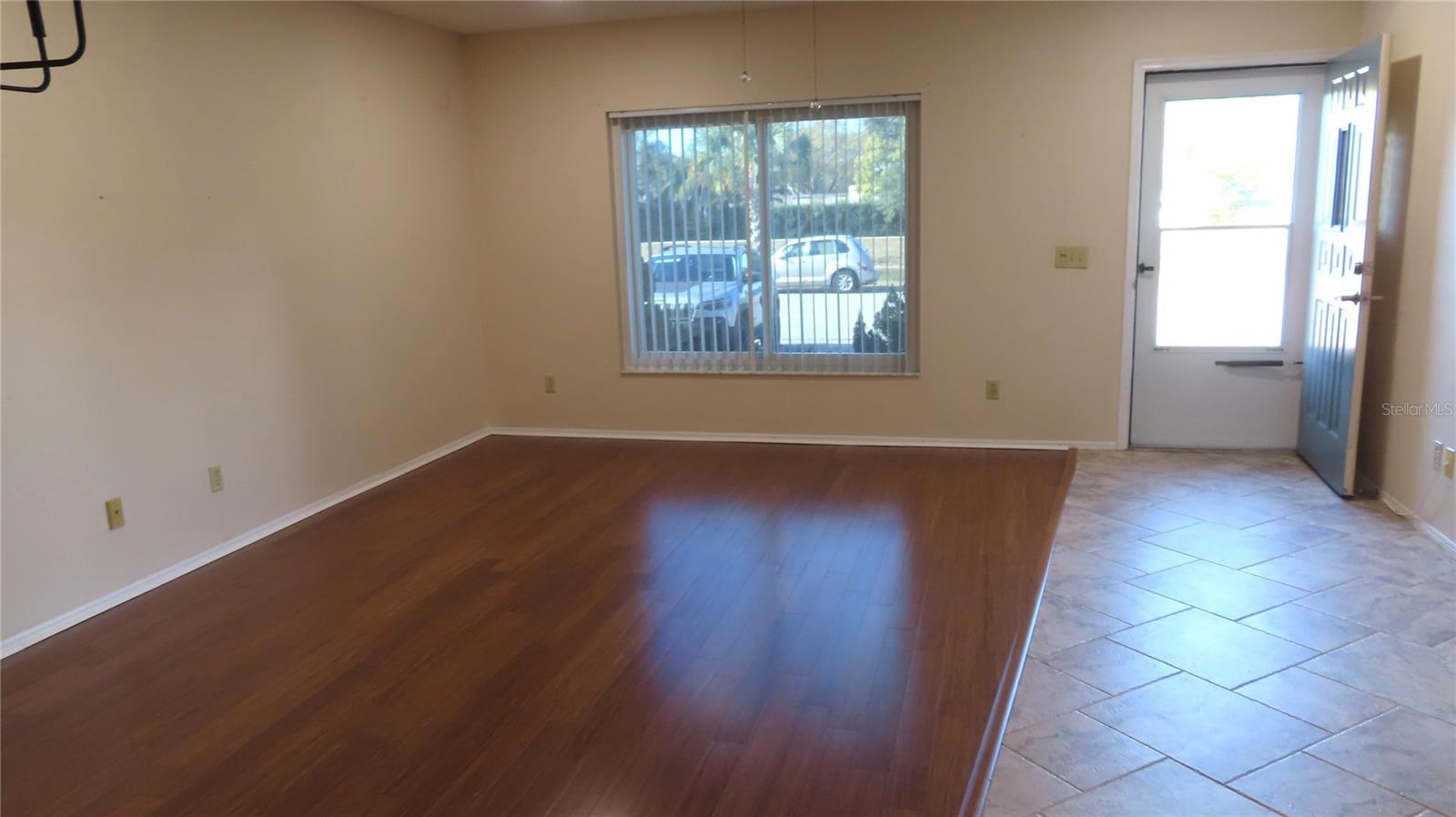 2291 AMERICUS BOULEVARD W 7