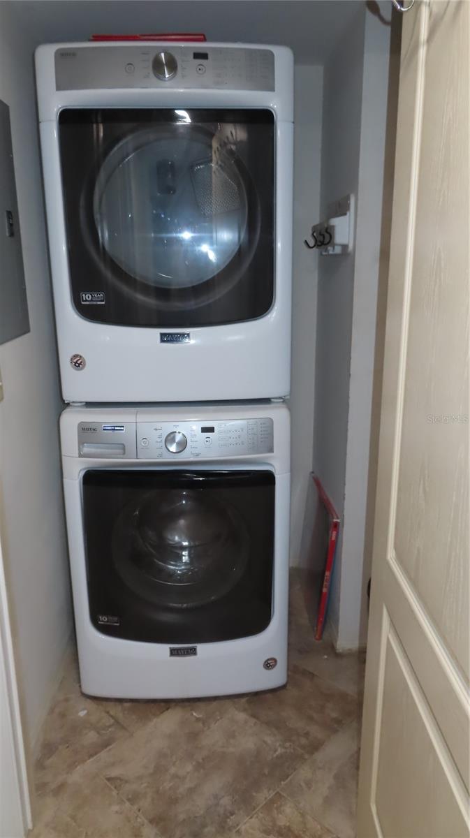 ON TOP OF THE WORLD - Residential