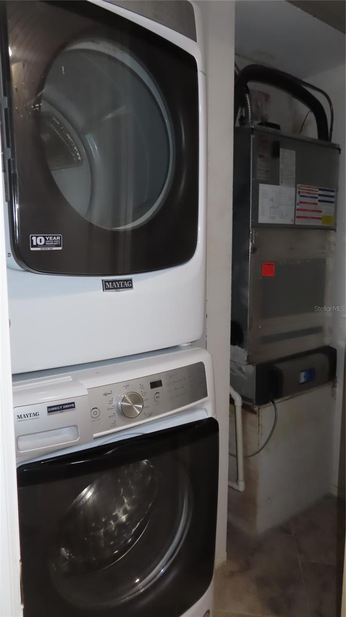 ON TOP OF THE WORLD - Residential