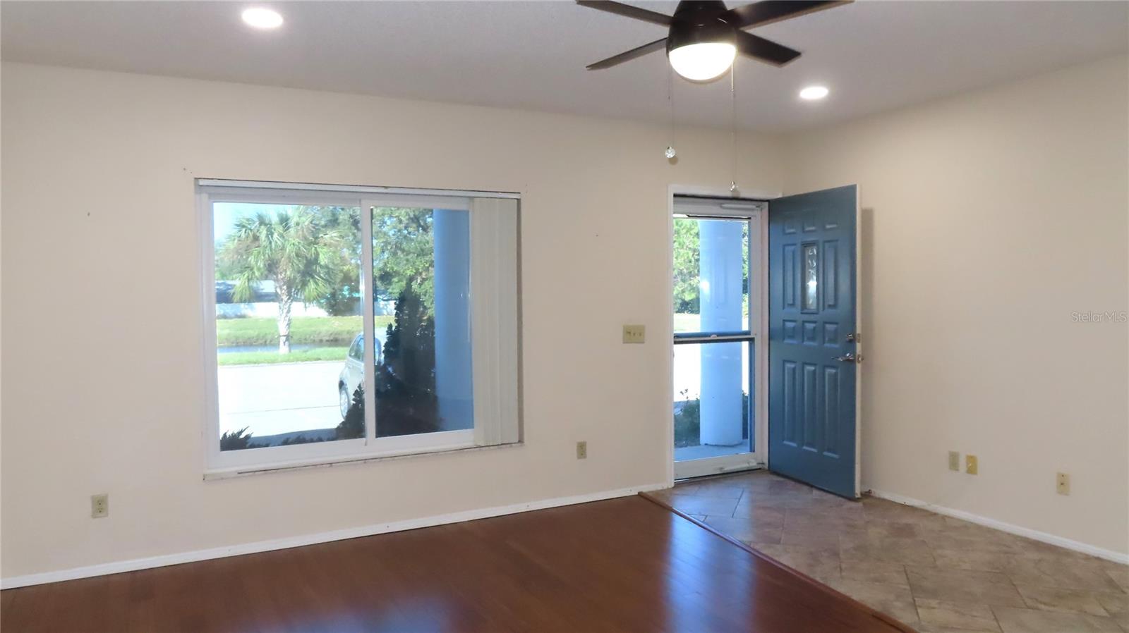 ON TOP OF THE WORLD - Residential