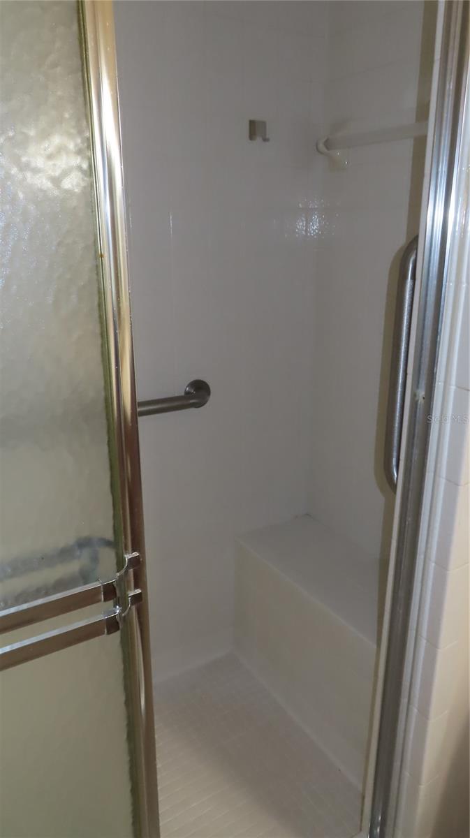 ON TOP OF THE WORLD - Residential