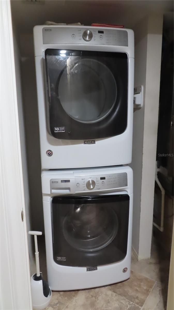 ON TOP OF THE WORLD - Residential