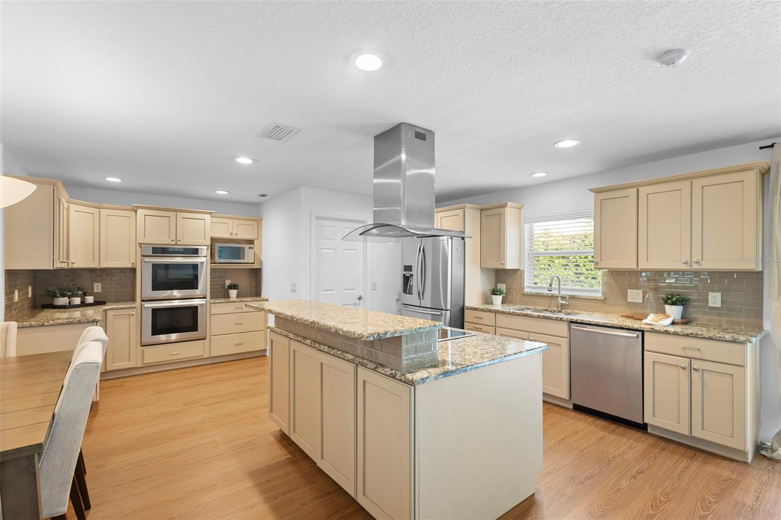 MINNEHAHA SHORES - Residential