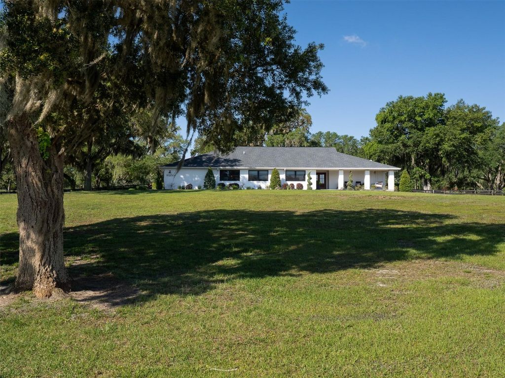 Photo of 10250 NW 76th Terrace, Ocala, FL 34482 (MLS # OM724022)