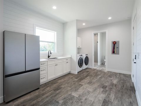 Tiny photo for 10250 NW 76th Terrace, Ocala, FL 34482 (MLS # OM724022)