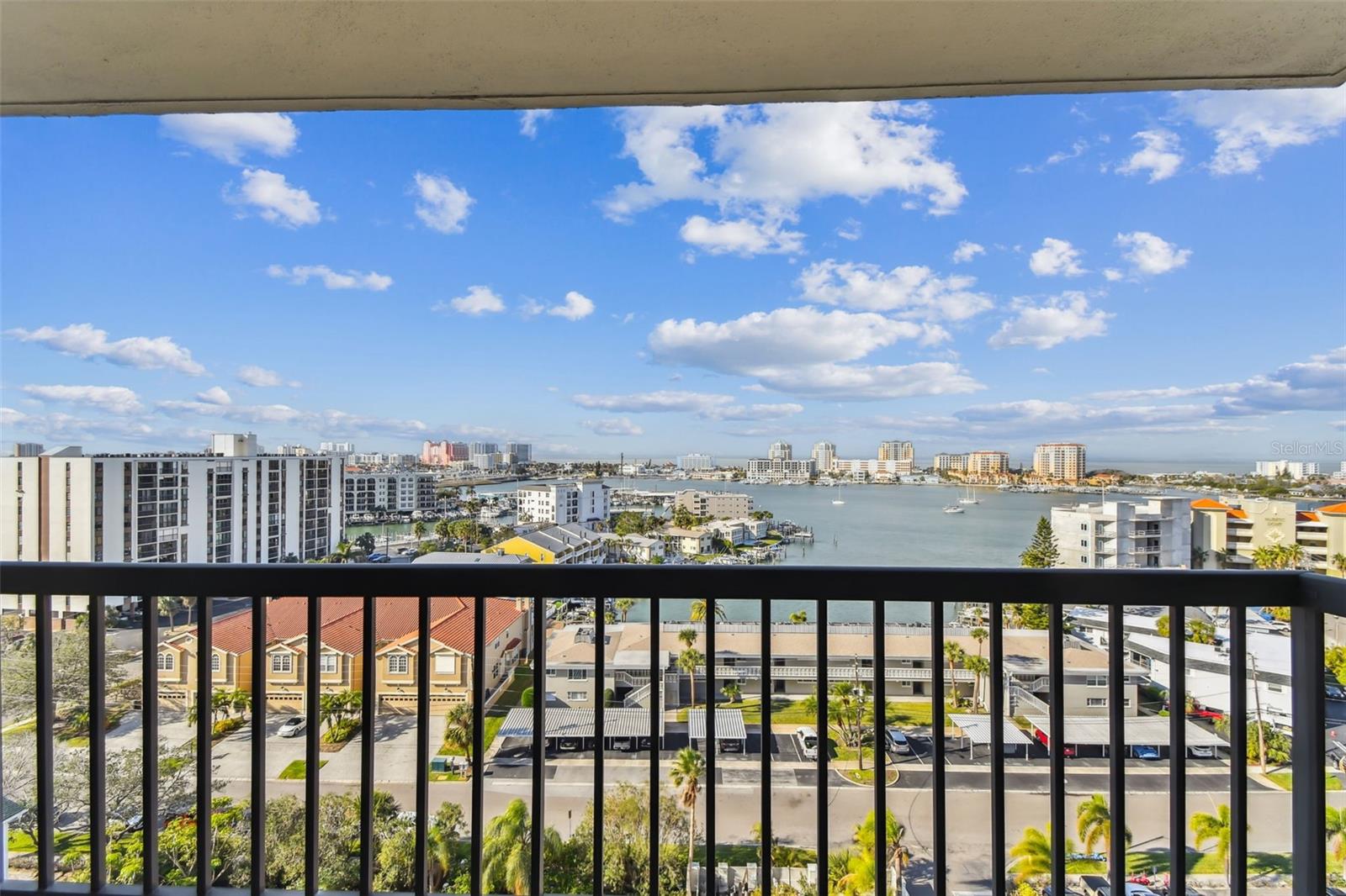 400 ISLAND WAY 1204