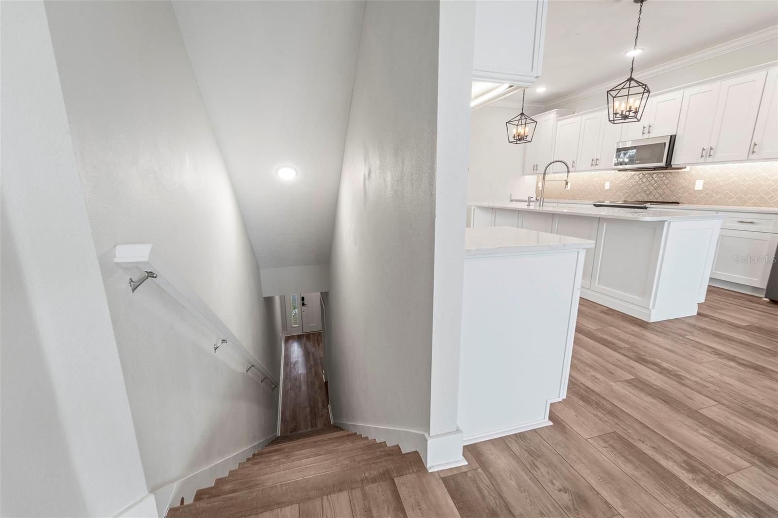 1299 SAVONA DRIVE NE