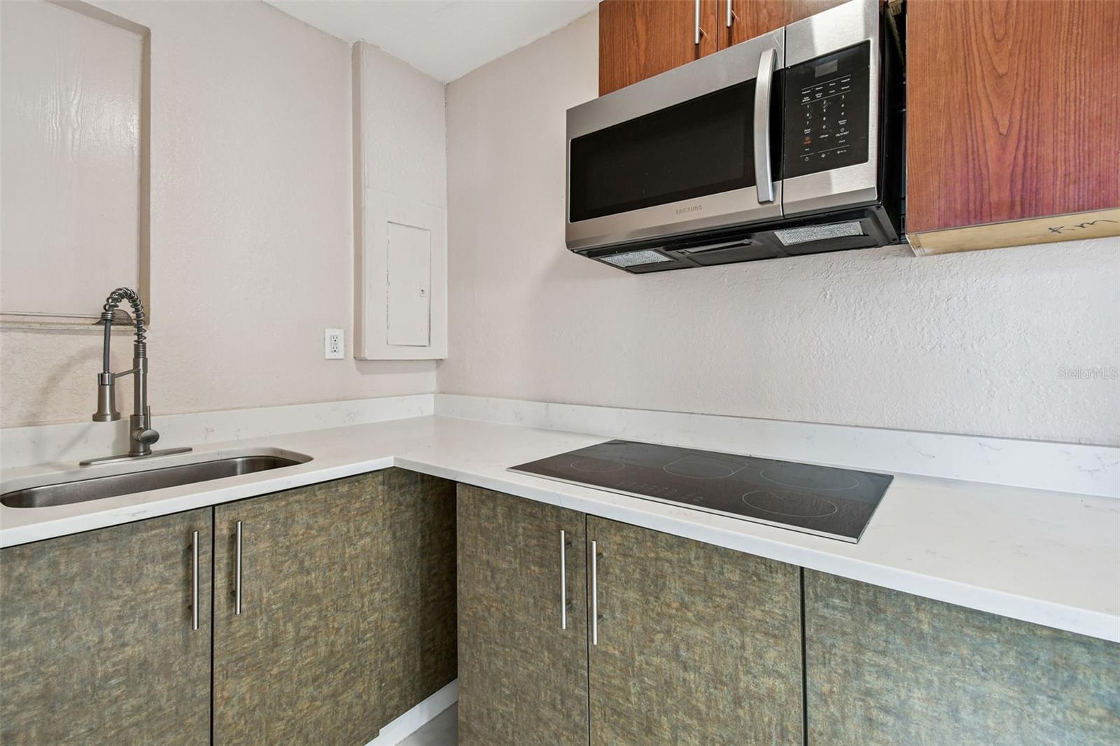 PREMIER TERRACE - Residential Lease