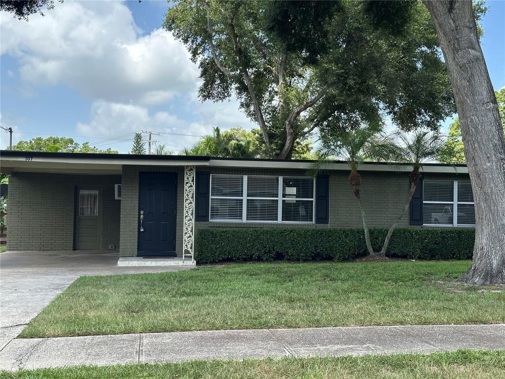 Photo of 307 Bay Street, Auburndale, FL 33823 (MLS # P4939912)