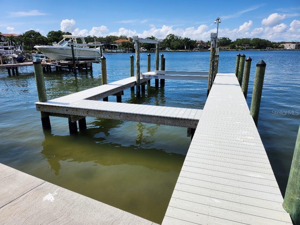 SNELL ISLE BRIGHTWATERS UNIT B - Residential