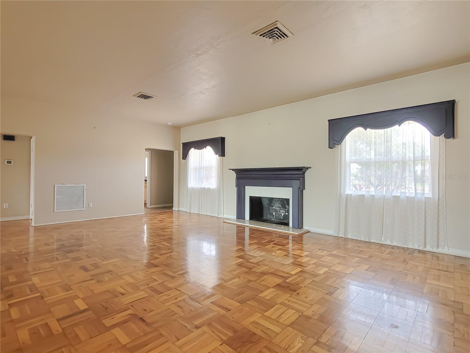 SNELL ISLE BRIGHTWATERS UNIT B - Residential