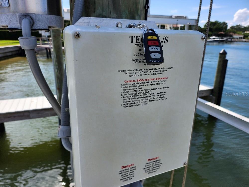 SNELL ISLE BRIGHTWATERS UNIT B - Residential