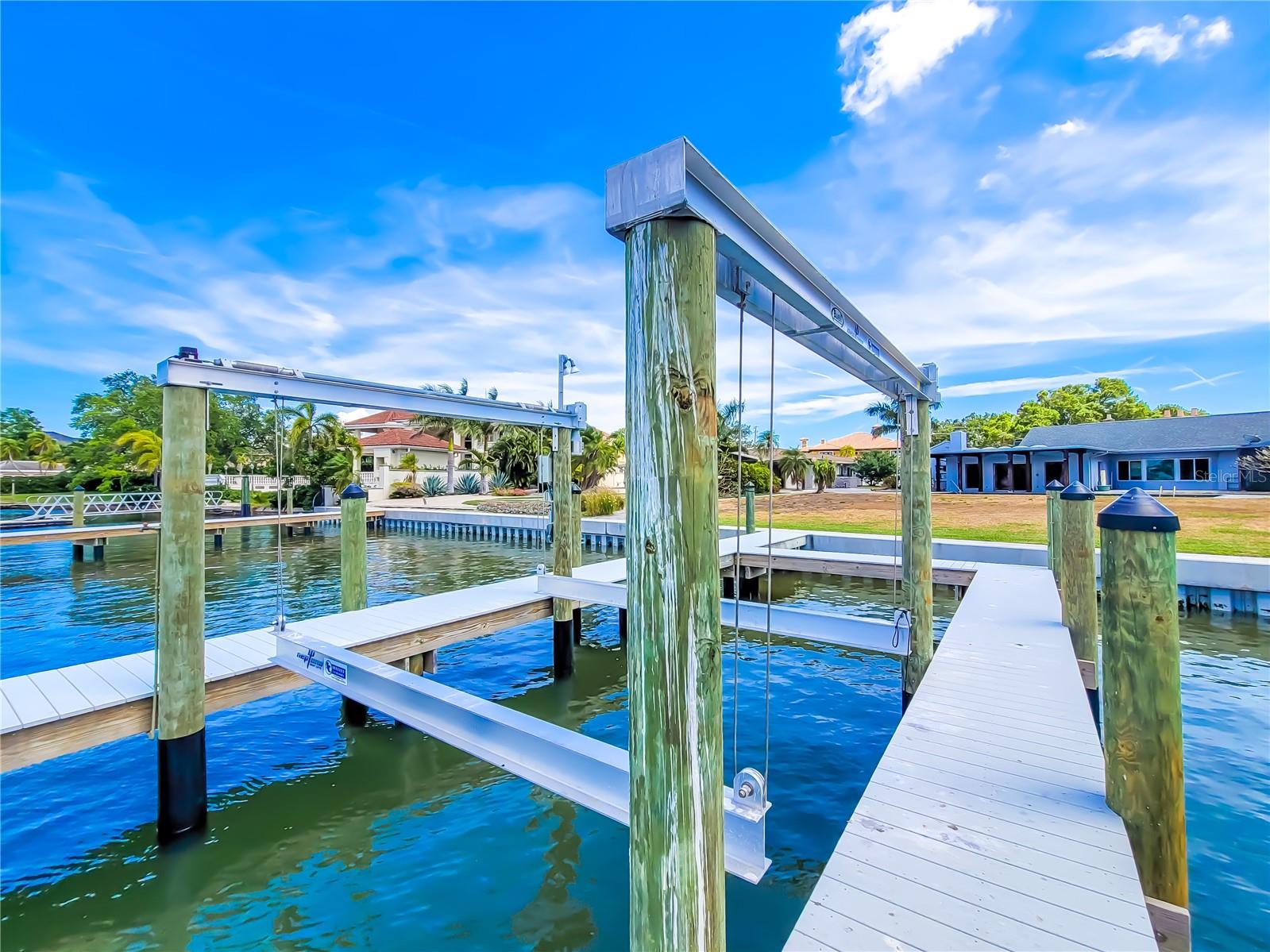 SNELL ISLE BRIGHTWATERS UNIT B - Residential