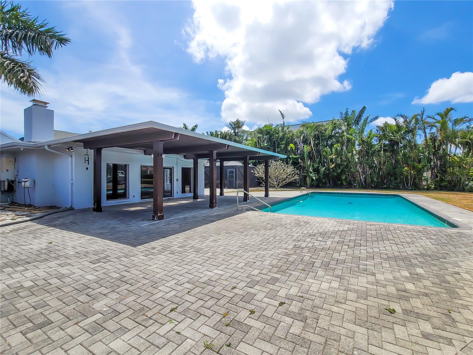 SNELL ISLE BRIGHTWATERS UNIT B - Residential