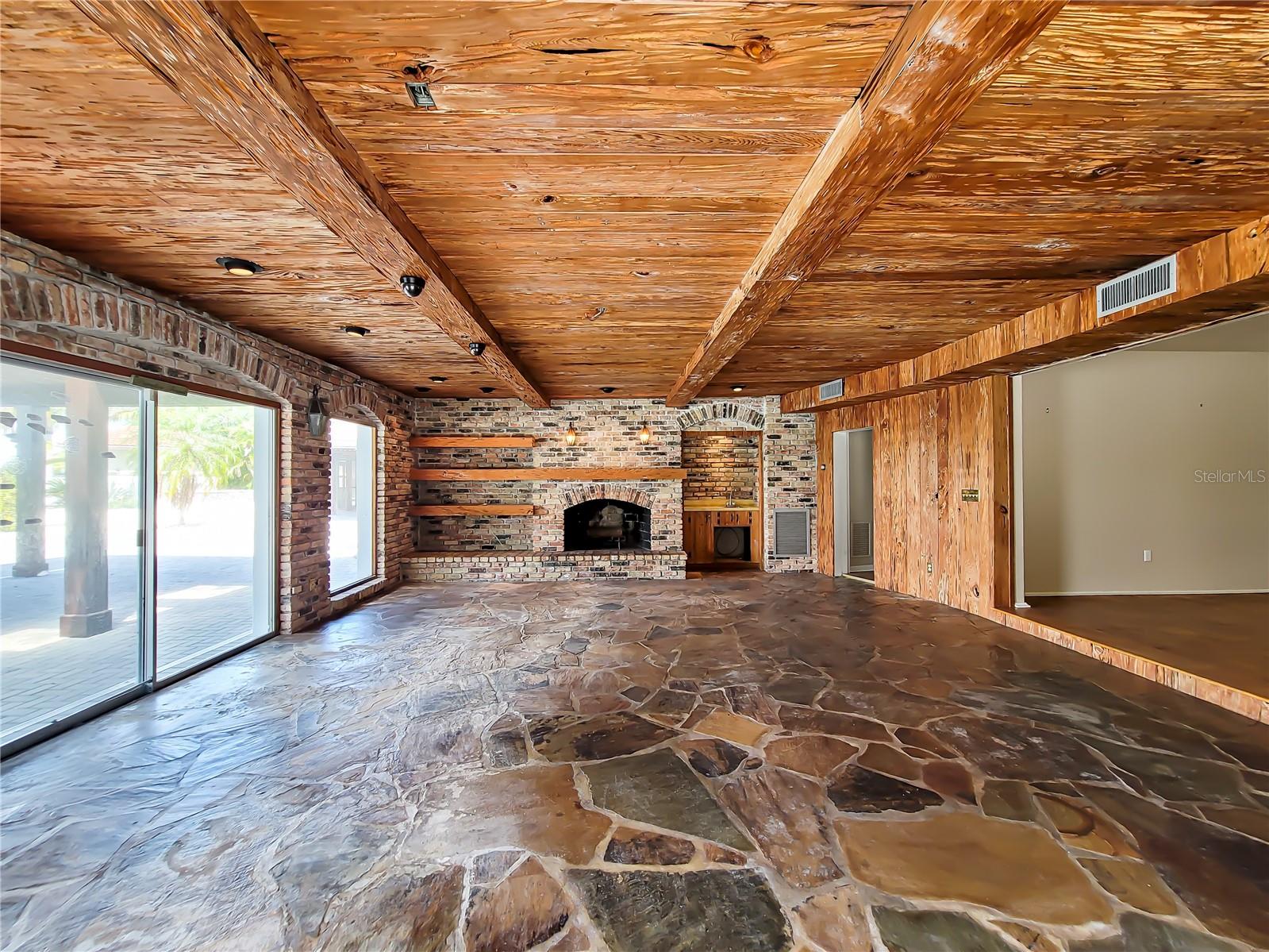 SNELL ISLE BRIGHTWATERS UNIT B - Residential