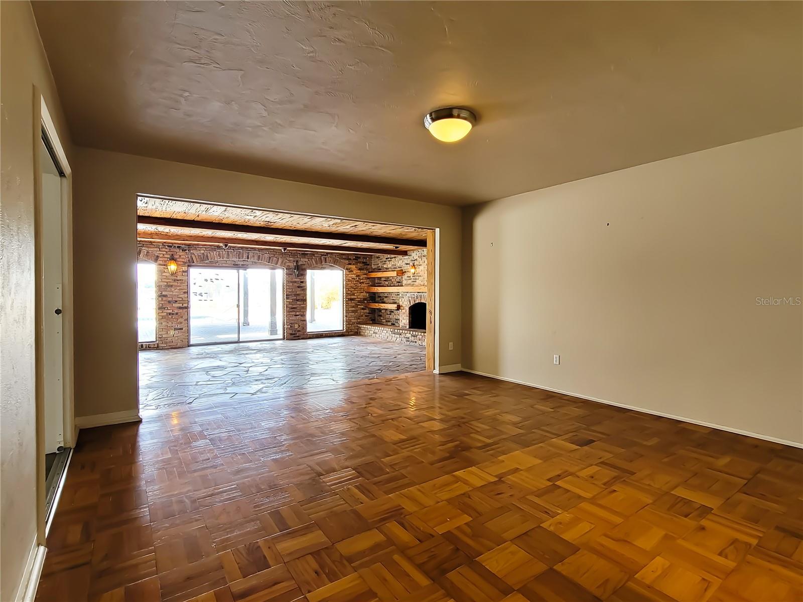 SNELL ISLE BRIGHTWATERS UNIT B - Residential