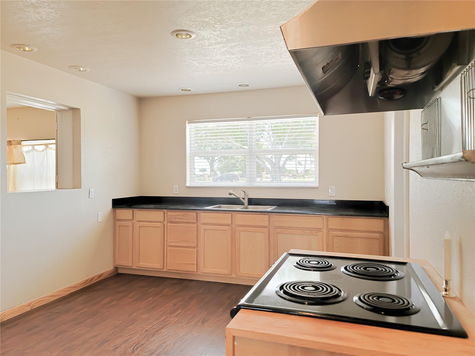 SNELL ISLE BRIGHTWATERS UNIT B - Residential