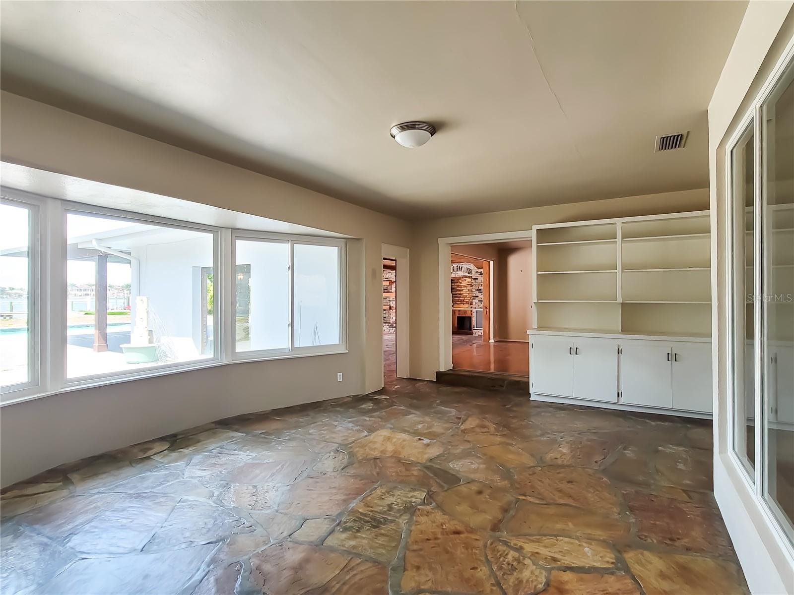 SNELL ISLE BRIGHTWATERS UNIT B - Residential