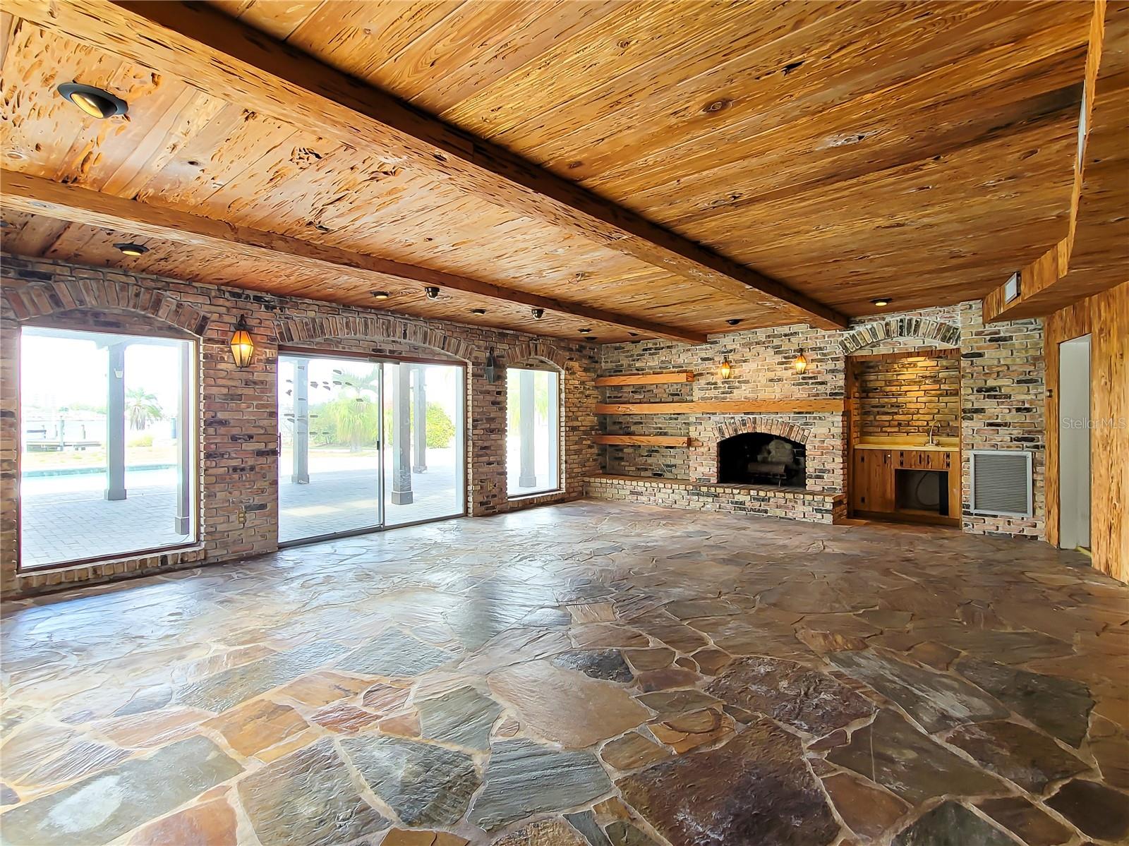 SNELL ISLE BRIGHTWATERS UNIT B - Residential