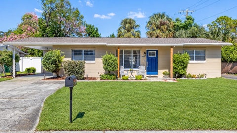 Photo of 4601 W Hawthorne Road, Tampa, FL 33611 (MLS # TB8558046)