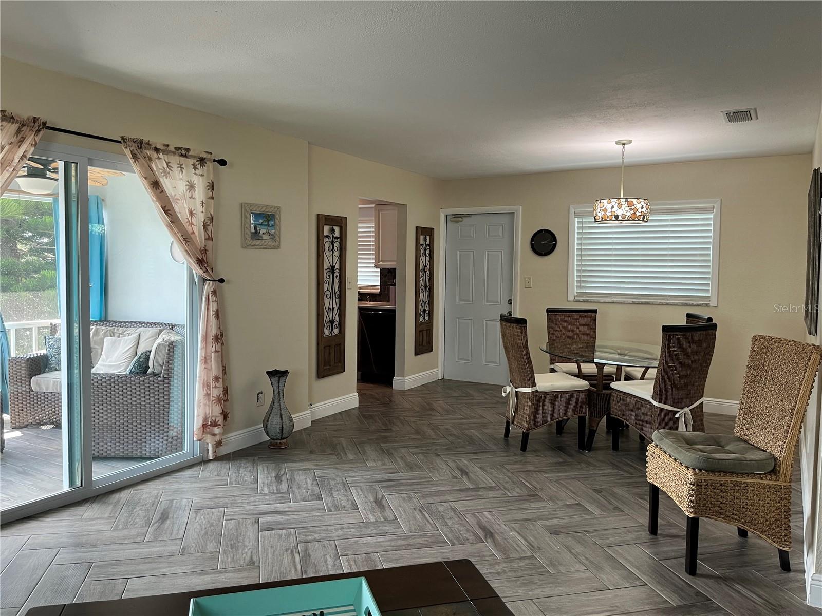 M B R CONDO - Residential Lease