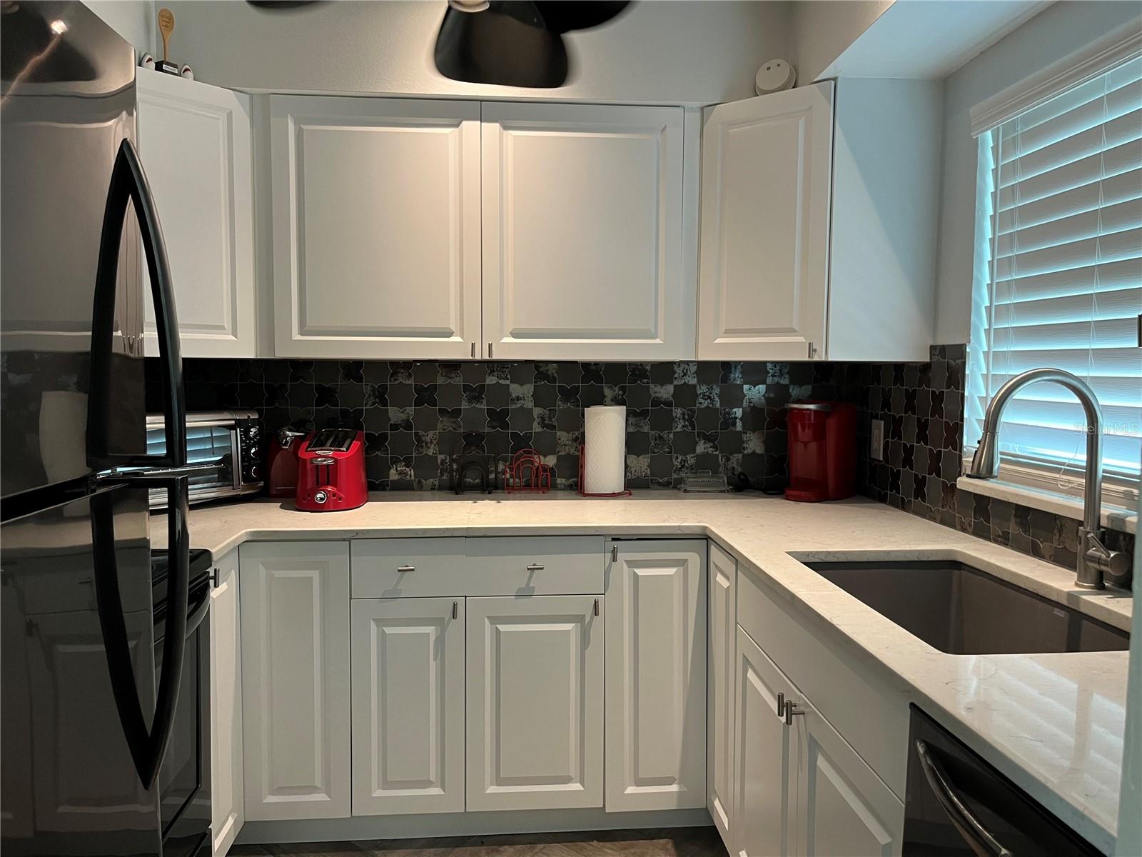 M B R CONDO - Residential Lease