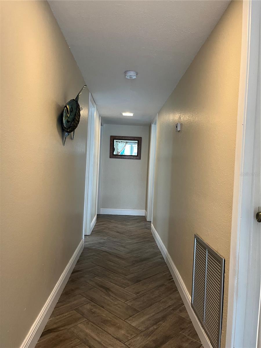 M B R CONDO - Residential Lease