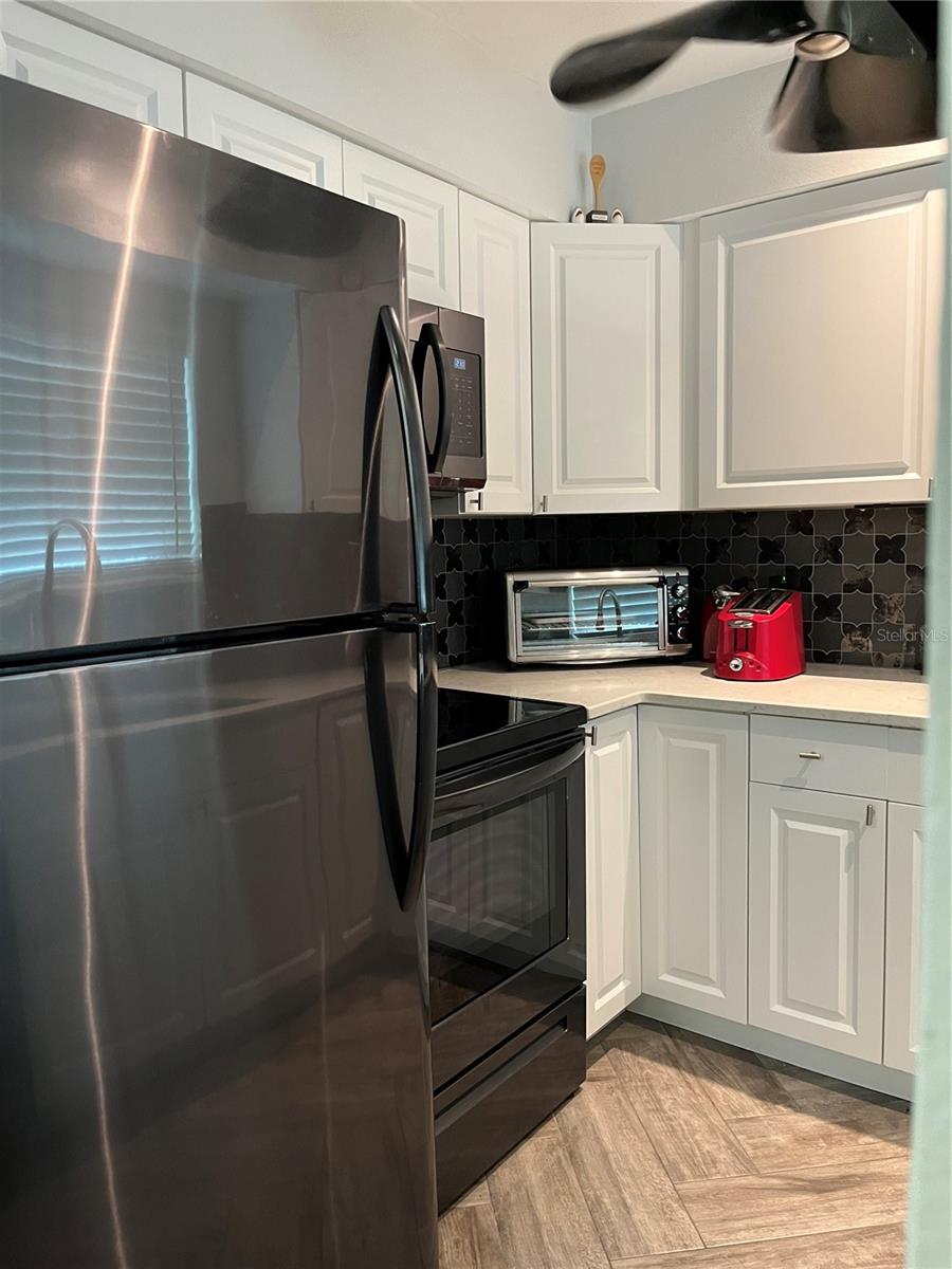 M B R CONDO - Residential Lease