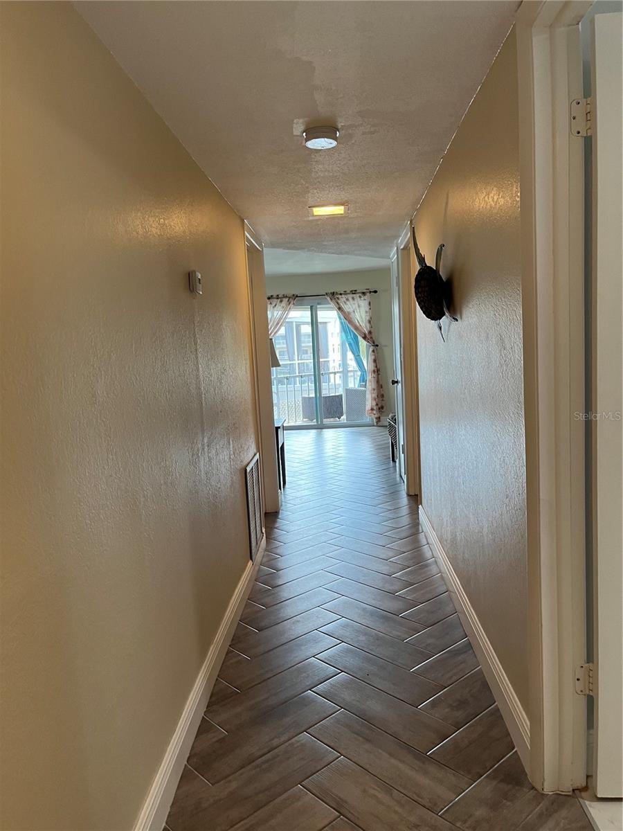 M B R CONDO - Residential Lease